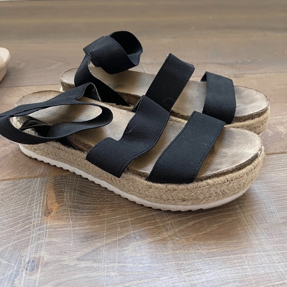 COPY - Black Platform Sandals W 7.5 - Picture 1 of 3